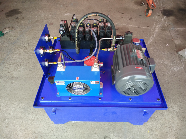 硫化機(ji)液壓系統