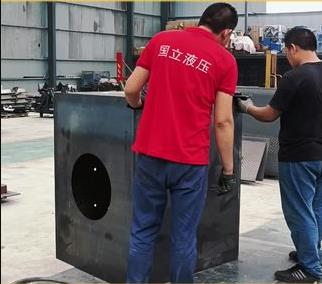 大型液壓站 國立(li)液壓，為機械企業(ye)提供動力